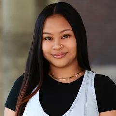 Lily Kasanoy Headshot